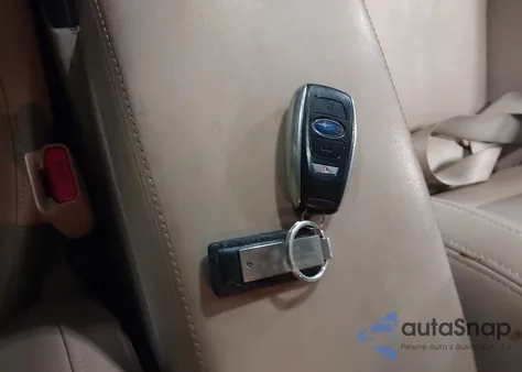 2016 Subaru Outback 2.5I Limited z USA, uszkodzony, nr VIN 4S4BSBNCXG3229758